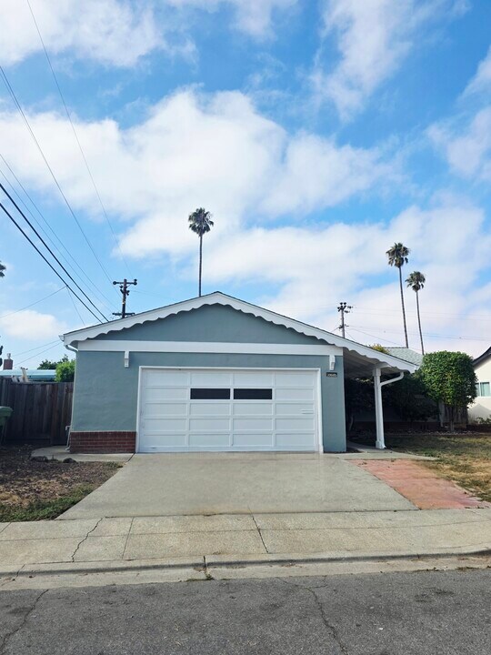 39685 Lahana Way in Fremont, CA - Building Photo