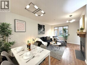 18 Smokey Smith Pl in New Westminster, BC - Building Photo - Building Photo