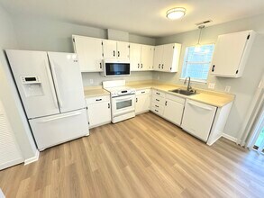 700 Wolftrap Ln in Virginia Beach, VA - Building Photo - Building Photo