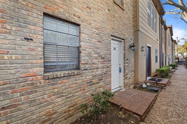 3818 N Hall St in Dallas, TX - Building Photo