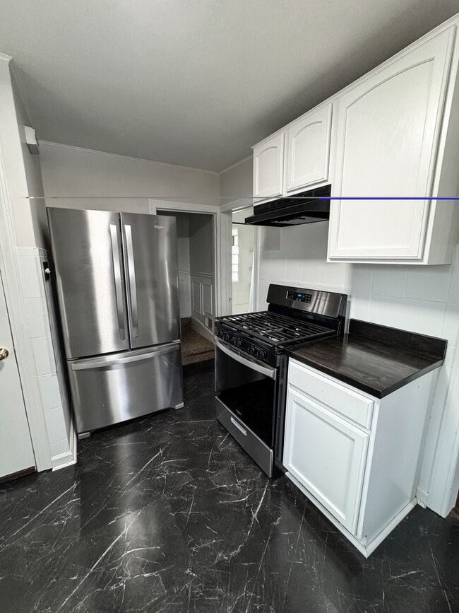 1919 S 93rd St in West Allis, WI - Building Photo - Building Photo