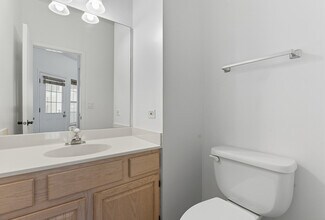 519 Woodcrest Dr in Mundelein, IL - Building Photo - Building Photo