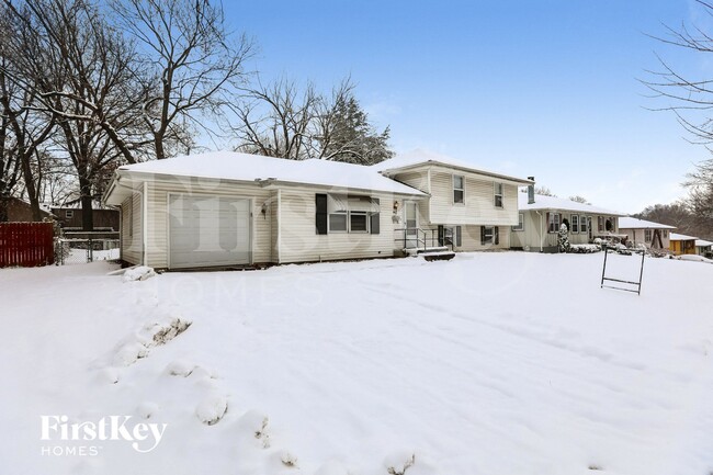 9817 Hardesty Ave in Kansas City, MO - Foto de edificio - Building Photo