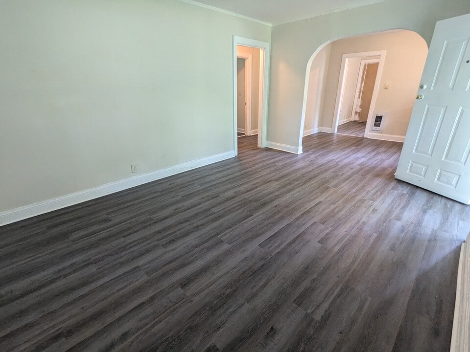 327 Forrester Dr in Nashville, TN - Building Photo
