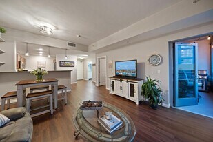 253 10th Ave, Unit 633 Park Terrace in San Diego, CA - Building Photo