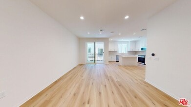 2410 E Agave St in Anaheim, CA - Building Photo - Building Photo