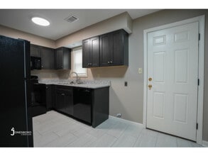 1209 Stone St in Jonesboro, AR - Building Photo - Building Photo