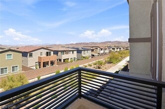 254 Walsh Peak Ave in Henderson, NV - Building Photo - Building Photo