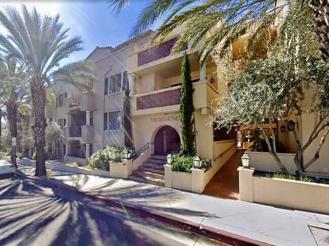 property at 851 N San Vicente Blvd