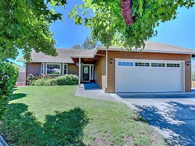 property at 990 Sydney Ct