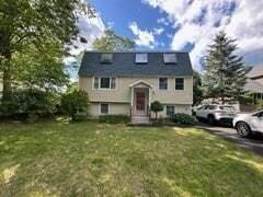 property at 3 Horton Ln