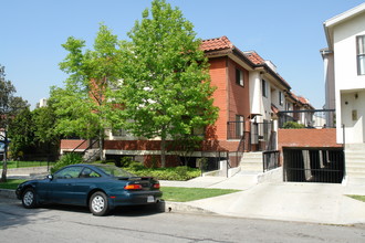 1049 Linden Ave in Glendale, CA - Building Photo - Building Photo