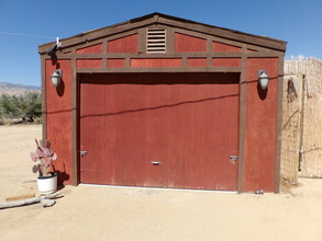 2624 Acacia Ave in Pioneertown, CA - Building Photo - Building Photo