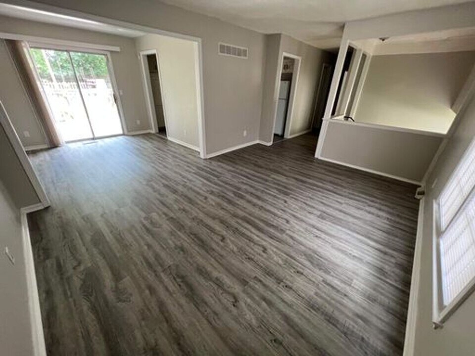 7530 NW 76th Terrace in Kansas City, MO - Building Photo