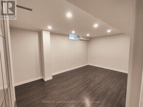 15 Mary Elizabeth Crescent in Markham, ON - Building Photo - Building Photo