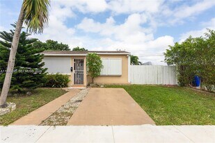 3165 SW 27th Ln in Miami, FL - Building Photo