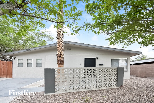 5236 Apple Valley Ln in Las Vegas, NV - Building Photo - Building Photo