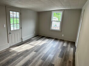 113 N Coal St in Cumbola, PA - Building Photo - Building Photo