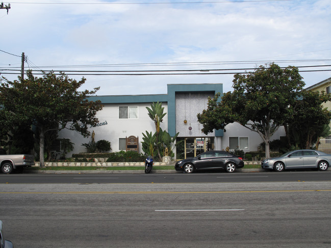 La Rocca Apartments in Torrance, CA - Building Photo - Building Photo