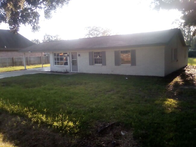 401 Lourdes St in Lafayette, LA - Building Photo - Building Photo