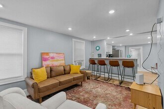 382 Spring St in Newport, RI - Building Photo - Building Photo