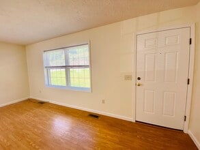 1348 NC-194 in West Jefferson, NC - Building Photo - Building Photo