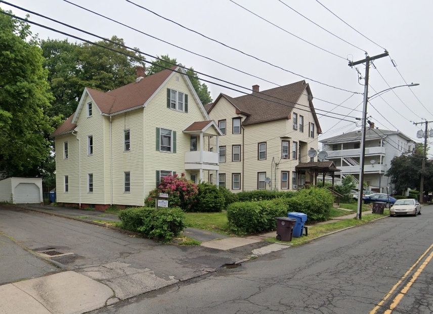 230 Whiting St in New Britain, CT - Foto de edificio