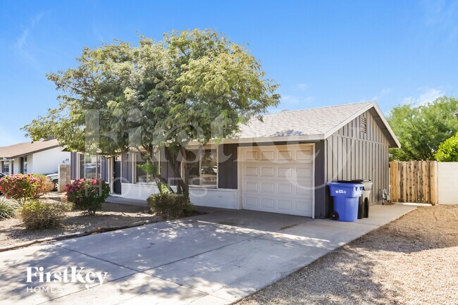 14838 N 38th St in Phoenix, AZ - Building Photo - Building Photo