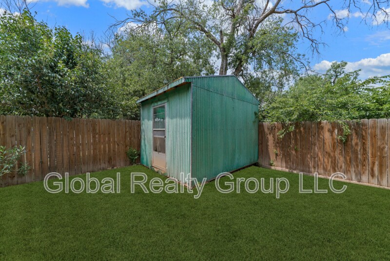 4927 El Gusto St in San Antonio, TX - Building Photo