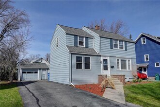 110 Westmoreland Dr in Rochester, NY - Building Photo - Building Photo