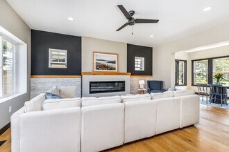 222 S Grandview Ave in Dubuque, IA - Building Photo - Building Photo