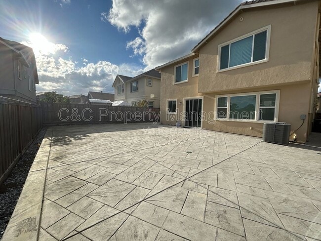 5243 Comfrey St in Fairfield, CA - Building Photo - Building Photo