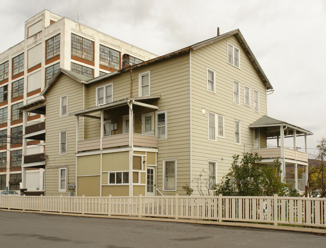 521-523 Arch St in Williamsport, PA - Foto de edificio - Building Photo