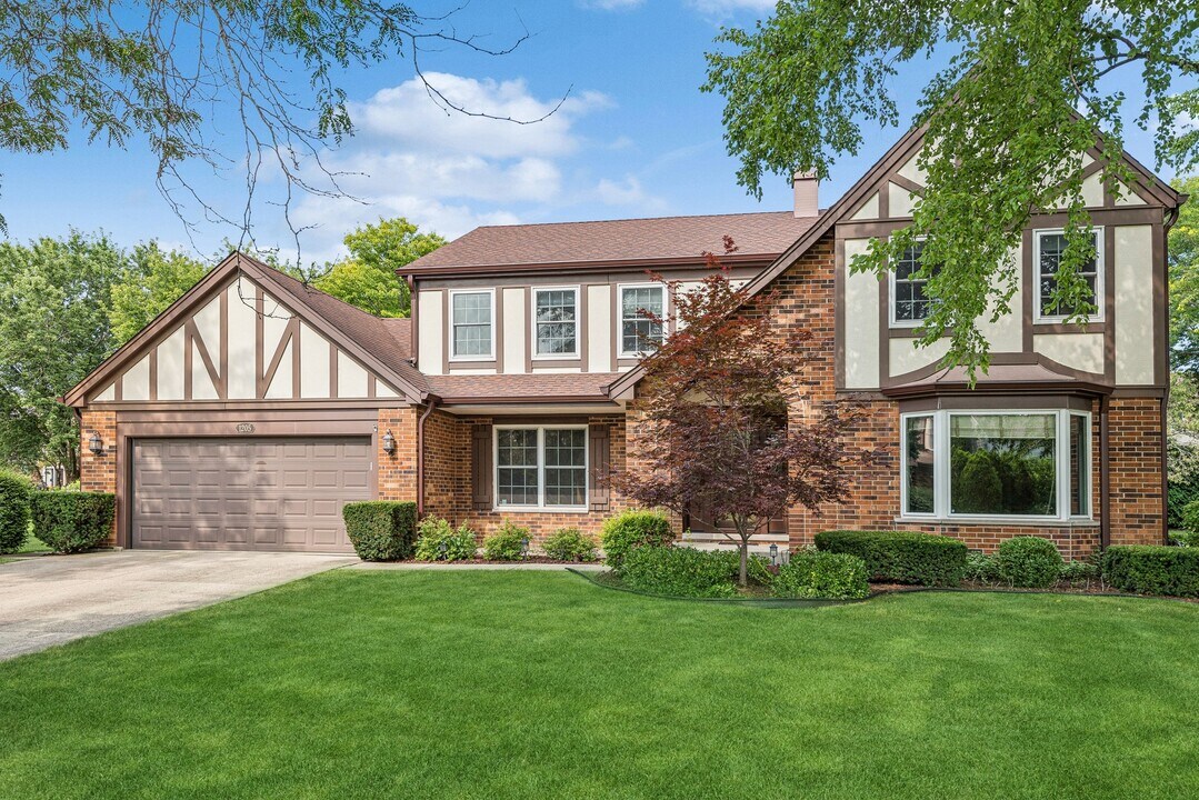 1205 Brian Cir in Libertyville, IL - Building Photo