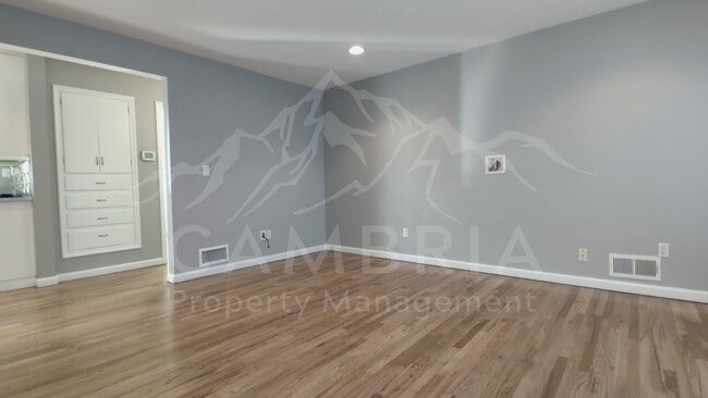 1852 E Hillcrest Ave in Salt Lake City, UT - Building Photo - Building Photo