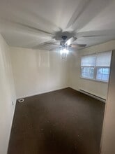 406 Pennsylvania Ave, Unit 2 in Matamoras, PA - Building Photo - Building Photo