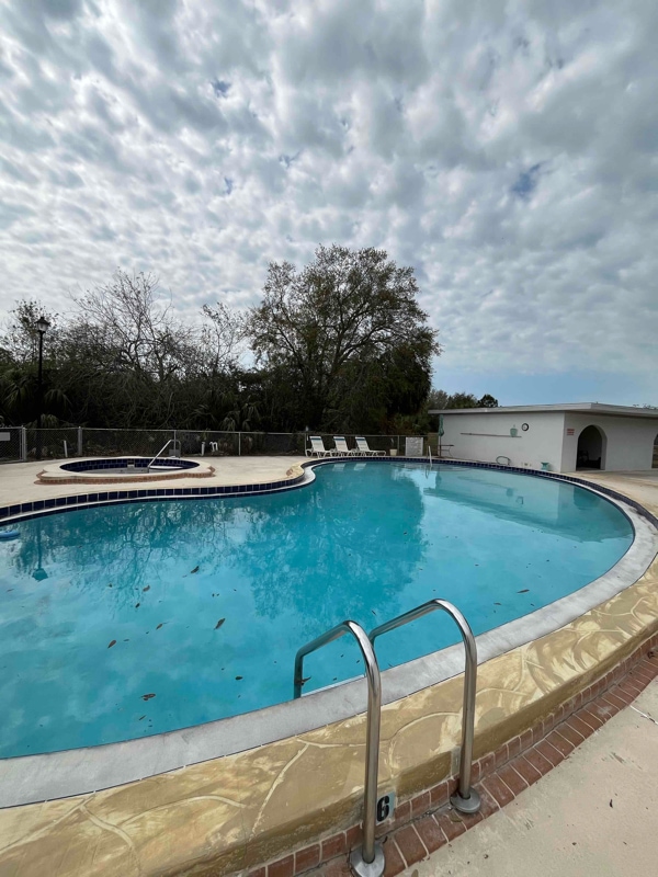 6732 Beach Blvd in Hudson, FL - Foto de edificio - Building Photo