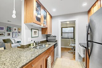 512 W Barry Ave in Chicago, IL - Building Photo - Building Photo