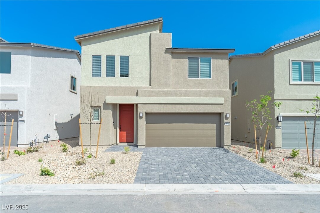 7542 Dawn Lndg Ave in Las Vegas, NV - Building Photo