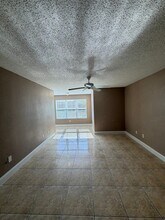 4658 Commander Dr, Unit 823 in Orlando, FL - Building Photo - Building Photo