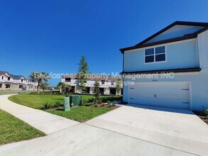 5434 Elmview Xing in Wesley Chapel, FL - Building Photo - Building Photo