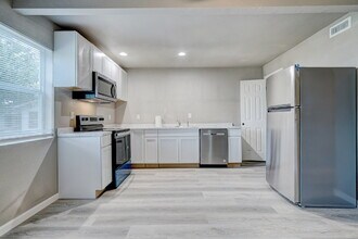 6455 S 49th W Ave in Tulsa, OK - Building Photo - Building Photo