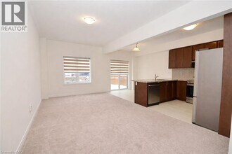 305 Garner Rd W in Ancaster, ON - Building Photo - Building Photo