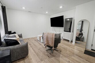 2313 Acara Cir in San Diego, CA - Building Photo - Building Photo