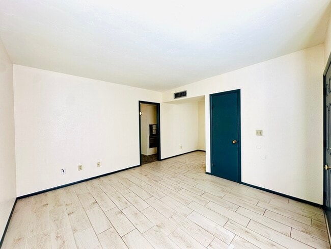 property at 652 E Drachman St