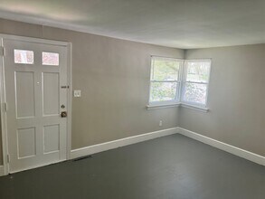 2000 Hopedale Ave in Charlotte, NC - Building Photo - Building Photo