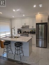 8 Storey Crescent in Toronto, ON - Building Photo - Building Photo