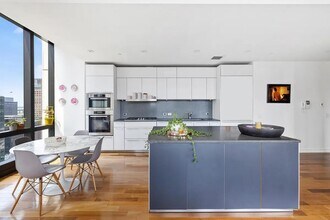 101 Warren St in New York, NY - Building Photo - Building Photo