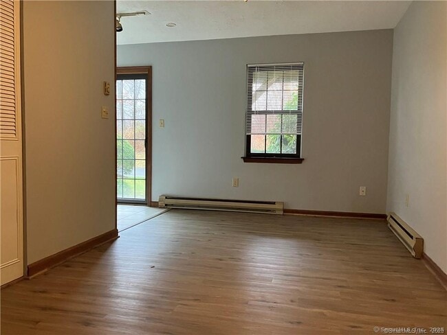 65 Aspetuck Vlg in New Milford, CT - Building Photo - Building Photo