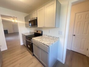 1616 Summerwoods Cir in Griffin, GA - Building Photo - Building Photo